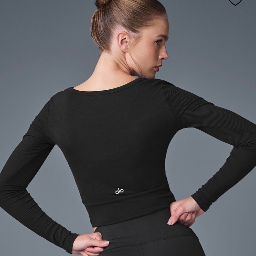 NWT Alo Cover Long Sleeve Top Large Black
